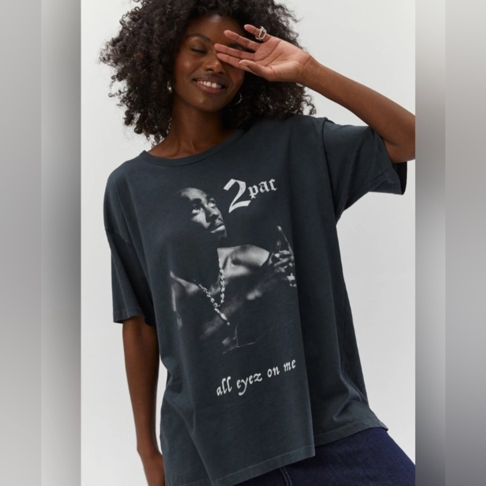 Daydreamer Women’s Tupac All Eyez On Me Graphic Merch Tee Shirt Black Large